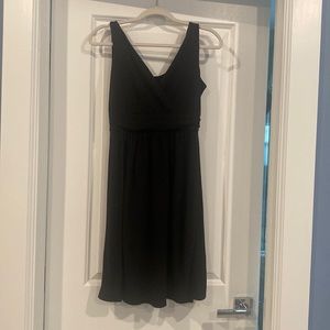 Old Navy V neck Maternity Dress